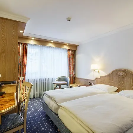 Hotel Alpenroyal 3*