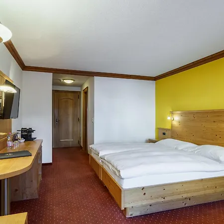 Hotel Alpenroyal 3*