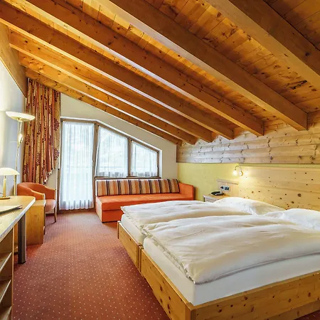 Ξενοδοχείο Alpenroyal 3*