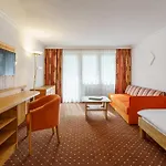 Готель Alpenroyal 3*