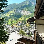 Готель Alpenroyal 3*