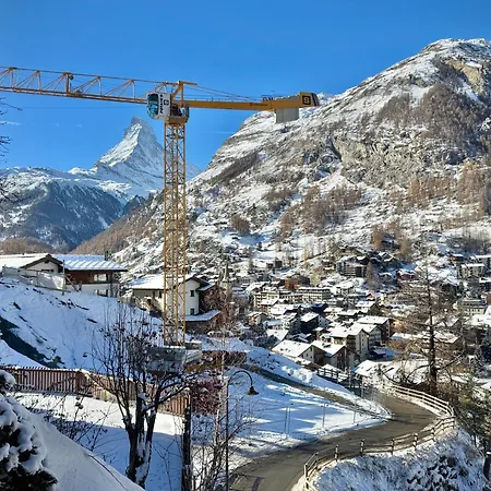 Готель Alpenroyal Церматт